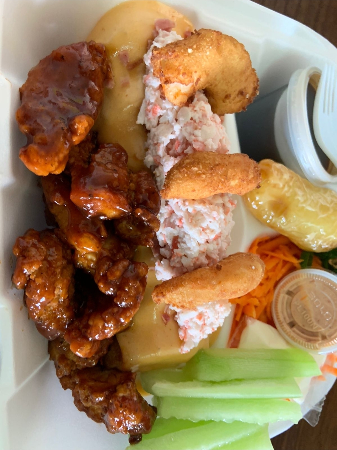 Combo sushi + alitas o boneless